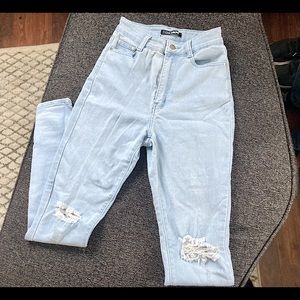 Fashion Nova Ultra High Waist Size 8 Light skinny Jeans w ripped tattered knees